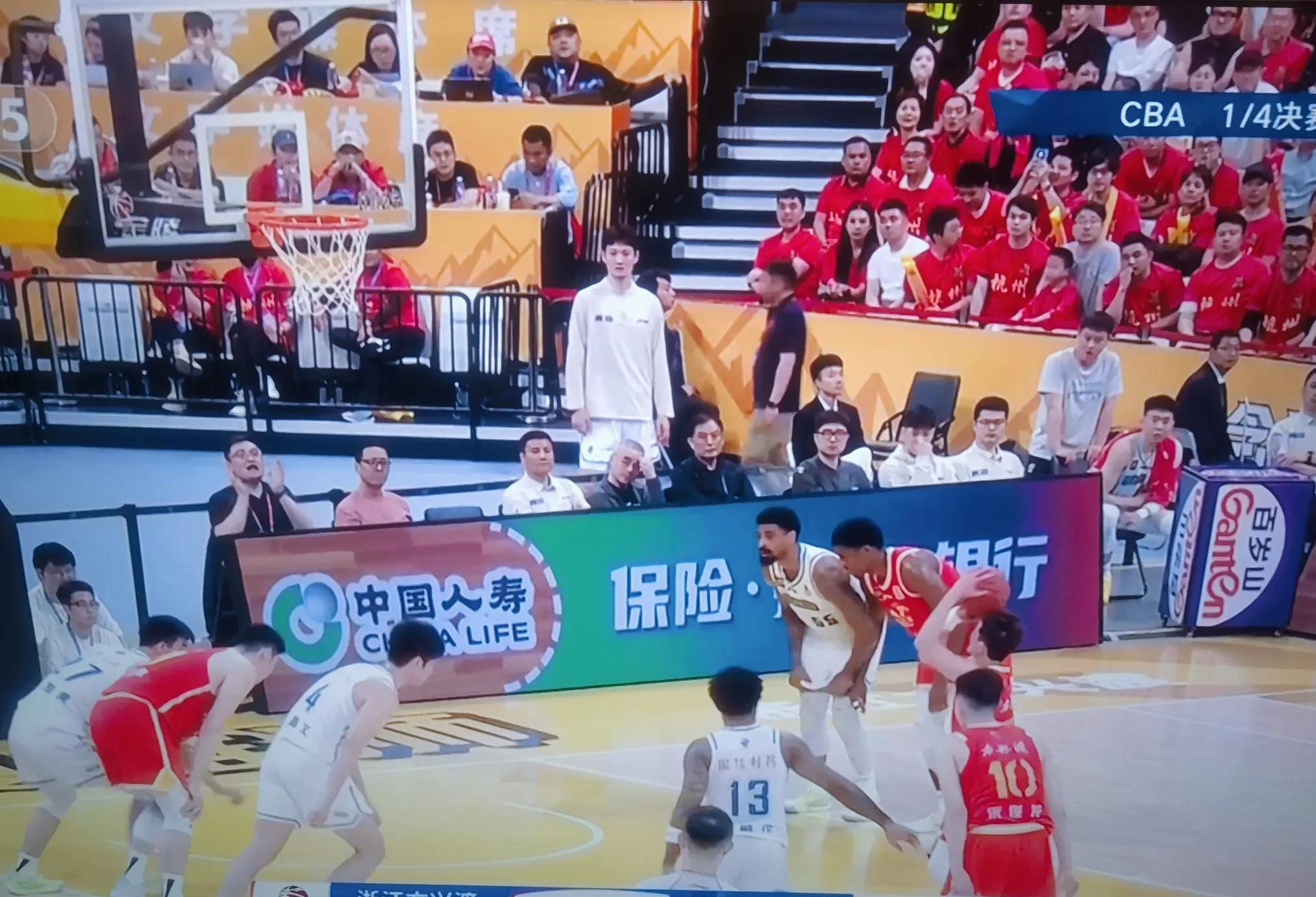 辽宁本钢发布备战花絮，今晨篮板制胜，NBA季后赛任务艰巨，团队化学反应显著的简单介绍
